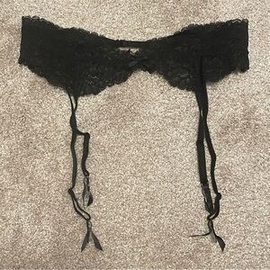 Victoria’s Secret Lacy Black Garter Belt Size M/L